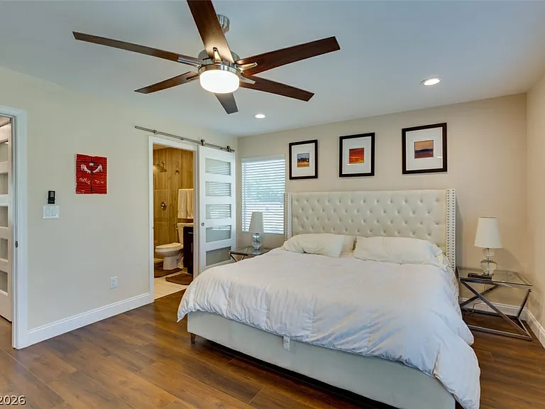 5056 Shadow Palm Ct — Photo 29