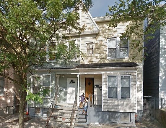 2nd image of 211 Parker St #1