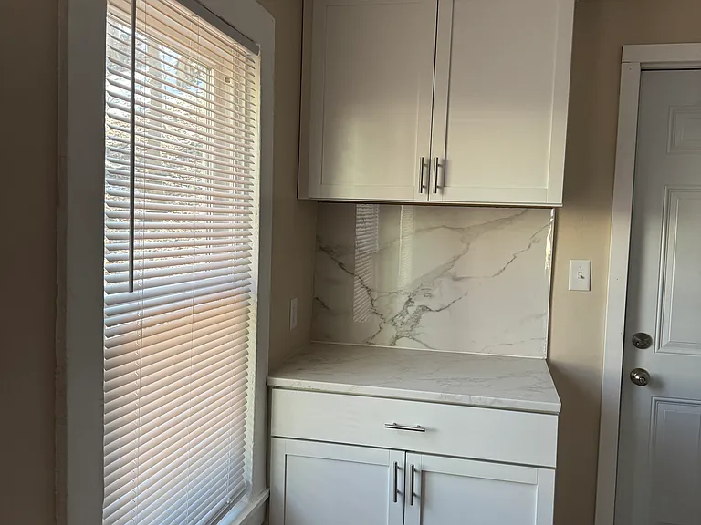 45 Charlotte St #2W — Photo 4