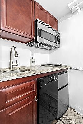 4th image of 5 Tudor City Pl APT 2018