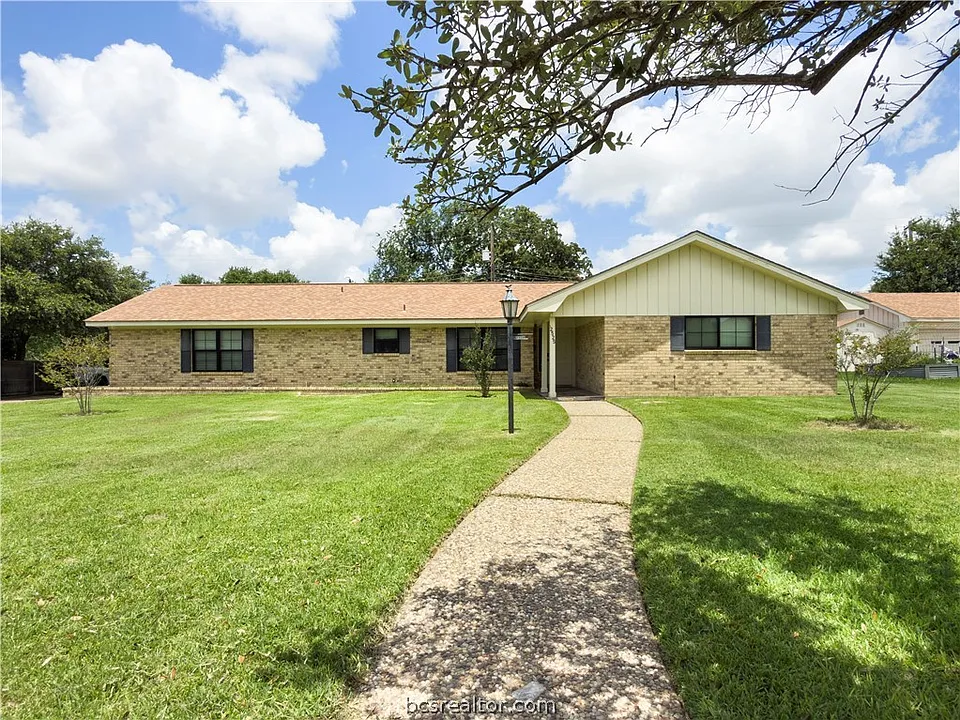 2525 Willow Bend Dr