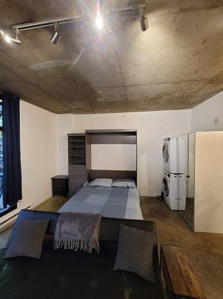 Vancouver Apartment for rent - 0 Bedrooms — photo 4