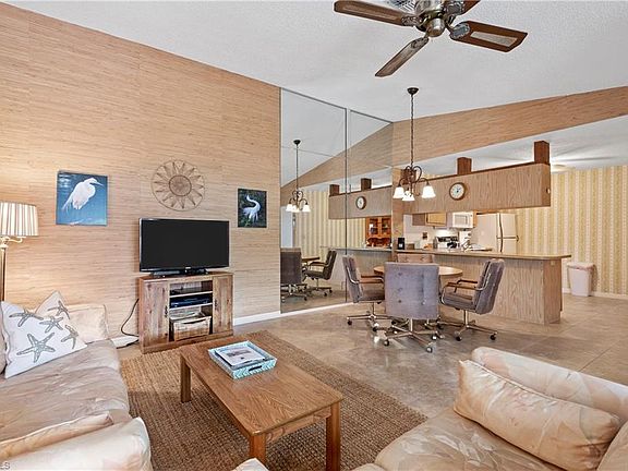 3rd image of 5680 Foxlake Dr
