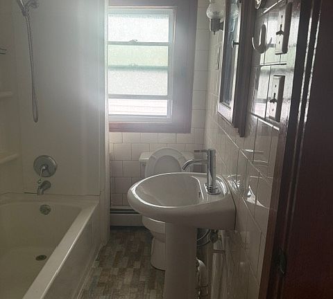 3rd image of 224 Broad St #2L
