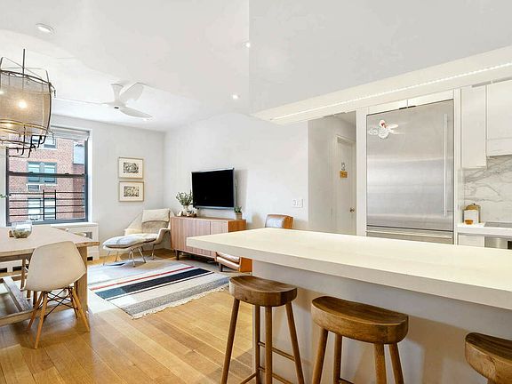 2nd image of 23 10th St APT 421