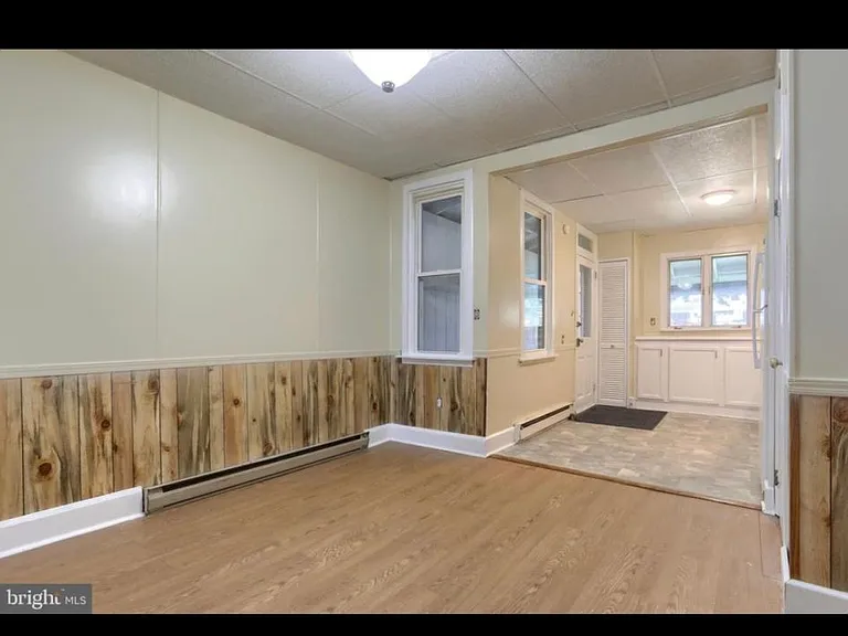 317 N Pine St — Photo 5