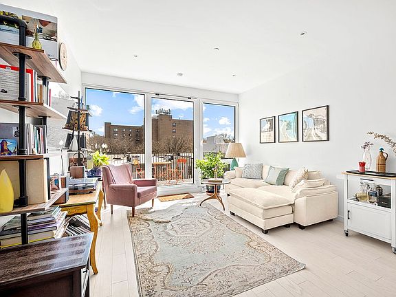 4th image of 112 Cooper St #4B
