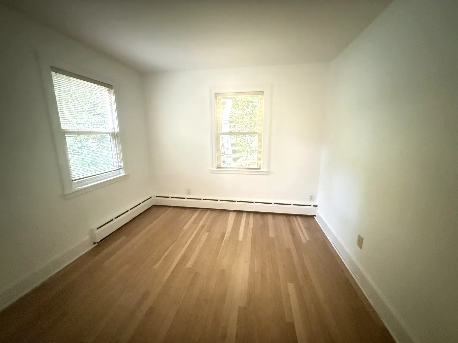 3 bed, 1203 sqft, $3,700 — Photo 3