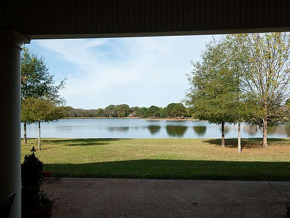 4th image of 147 Lake Hill Dr