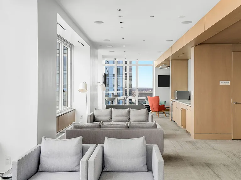 388 Bridge St #37D — Photo 16