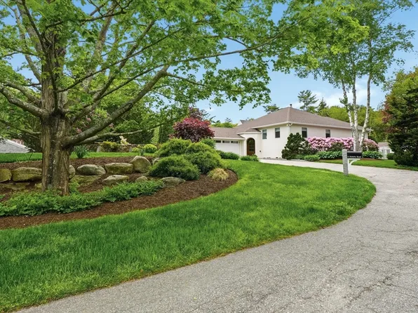 6 Victoria Rd, Manchester, MA 01944