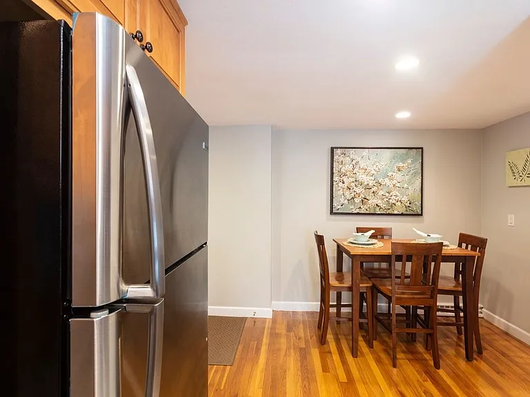 388 Crescent St #4 — Photo 5