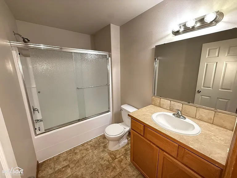 1900 Wellington Dr — Photo 13