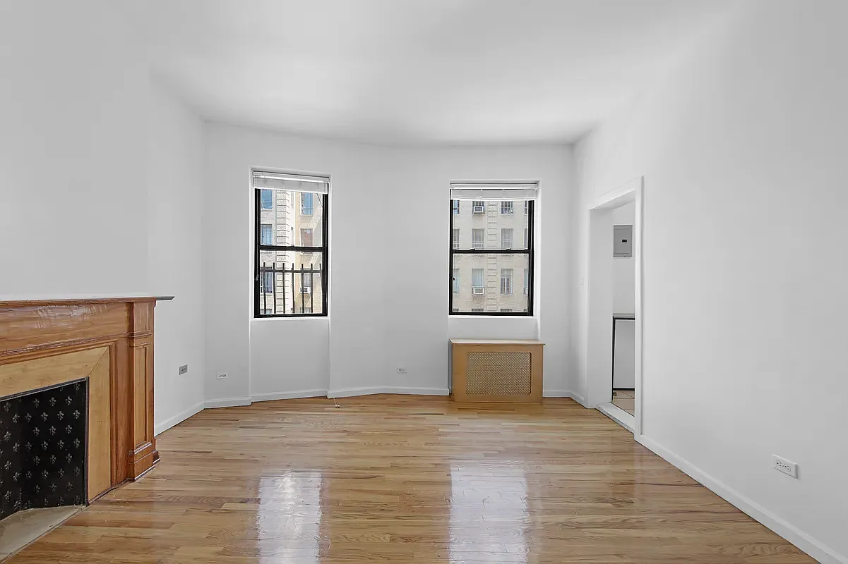 342 West 51st Street — Photo 4