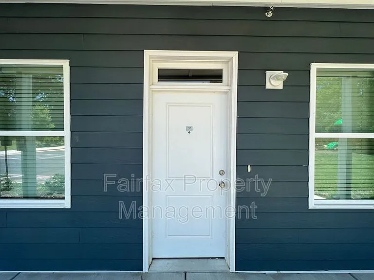 518 Boone St #104 — Photo 4