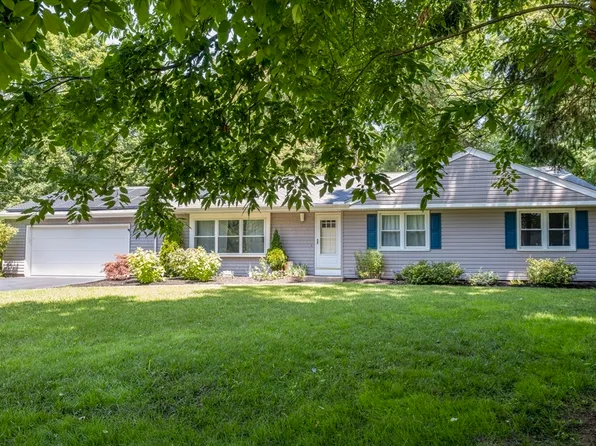 271 Brookwood Dr, Longmeadow, MA 01106