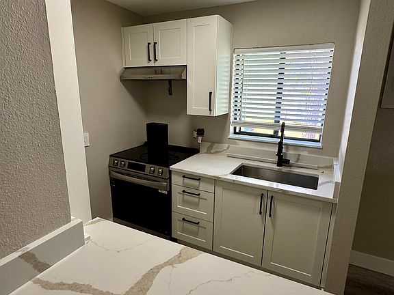 4th image of 141 Springwood Cir APT H