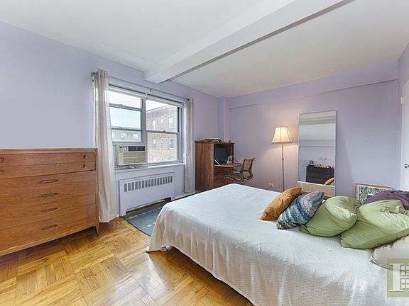 4th image of 550 Grand St APT H11c