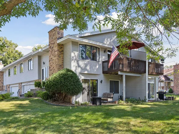 5662 Royal Oaks Dr, Shoreview, MN 55126