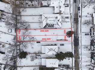 19 Broadview Ave, Mississauga, ON L5H 2S8