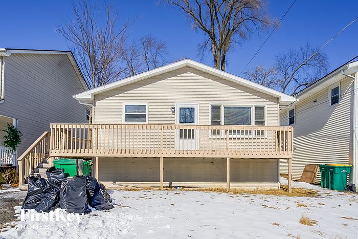 1st image of 424 Oakwood Dr