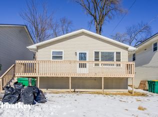 424 Oakwood Dr, Round Lake Beach, IL 60073