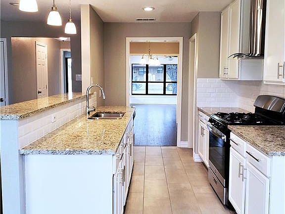 2nd image of 1022 Brookshire Cir