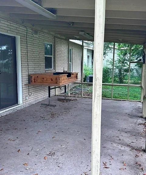 529 Frances St — Photo 11