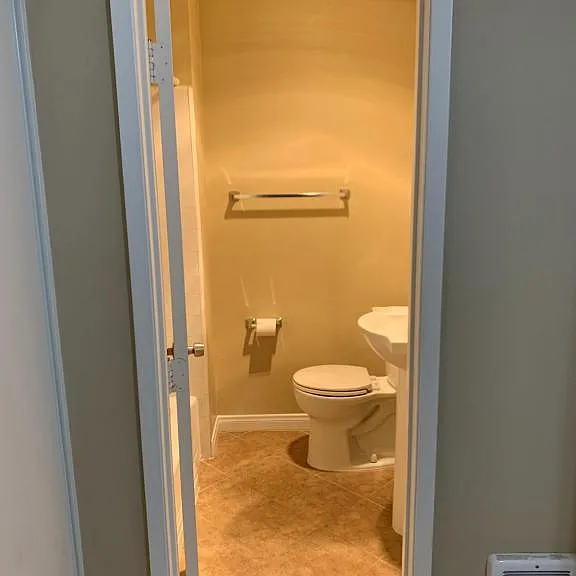 7043 Pickering Ave #6 — Photo 8