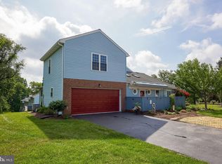 220 Winding Hill Dr, Lancaster, PA