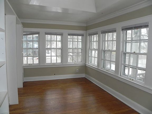 4th image of 5911 Grand Ave