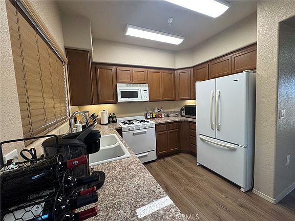 3rd image of 579 Camino Mercado APT 209