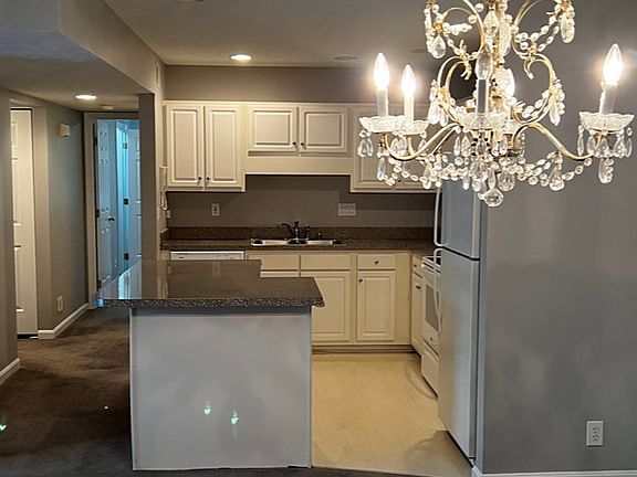 4th image of 4204 Browns Ln #104