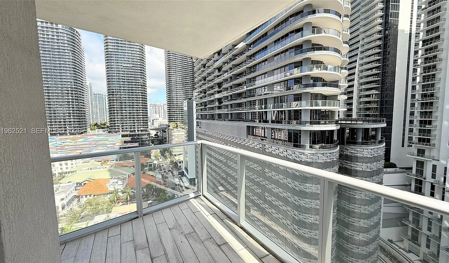 2 bed, 2.0 bath, 1165 sqft, $4,300 — Photo 2