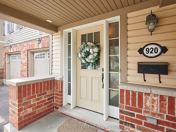 3rd image of 920 Messor Cres