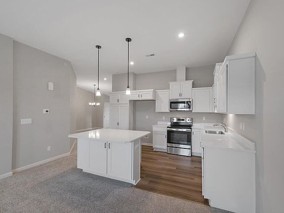 4th image of 2430 Arezzo St #400-303