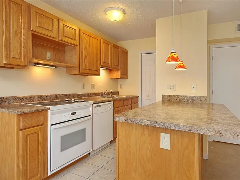 503 Pinewood Rd #5 — Photo 6