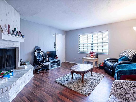 2nd image of 401 12th Ave #223