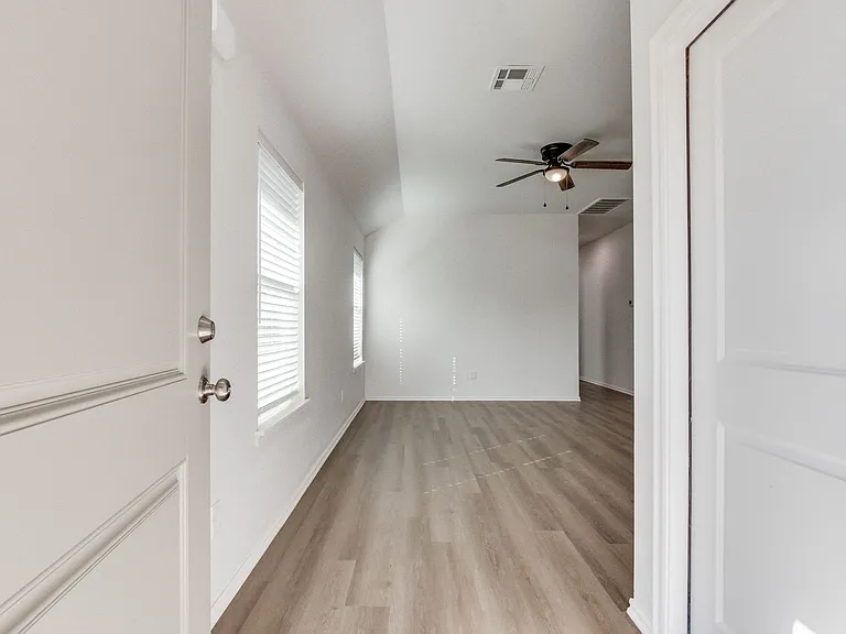 11505 Mackenzie Way — Photo 6