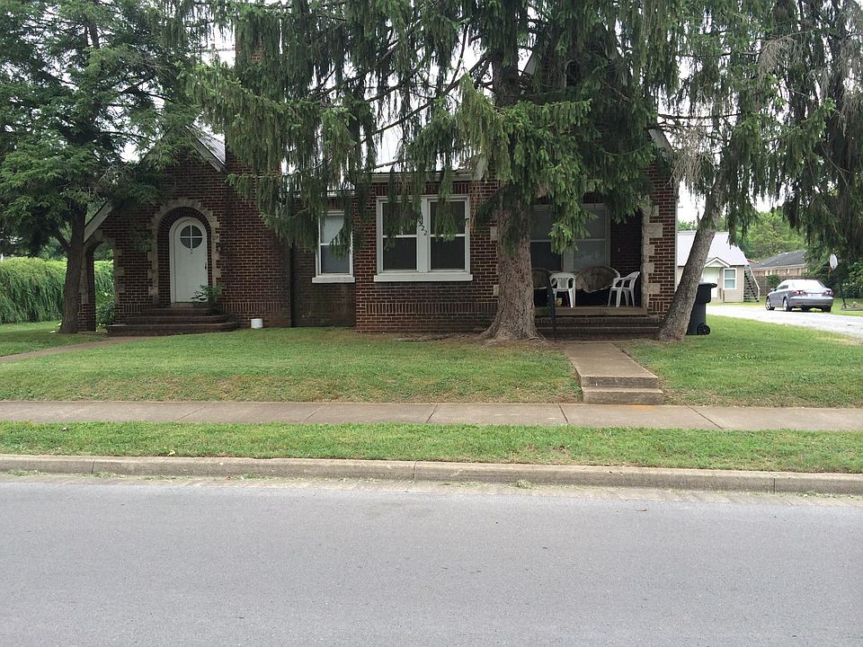 Downstairs unit to the right