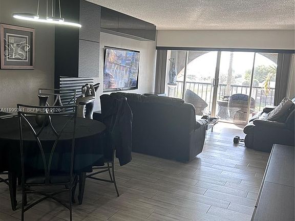 4th image of 4025 N Nob Hill Rd APT 508