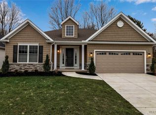 62 Glen Meadow Dr, East Amherst, NY 14051