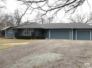 3585 Oakwood Dr, Topeka, KS 66617