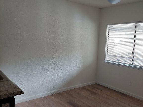 5th image of 966 Modesto Ave #43