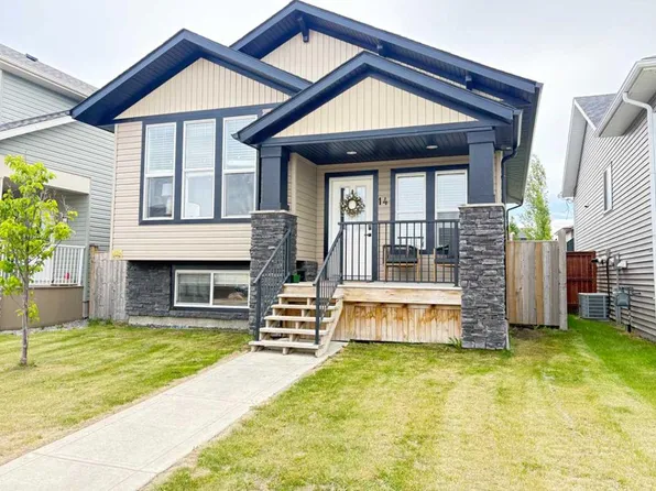 14 NW Village Cres, Red Deer, AB T4R 0P3