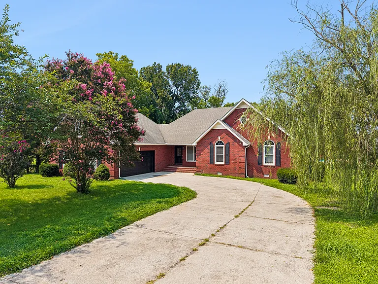 131 Savannah Ridge Dr — Photo 12