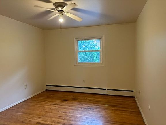 4th image of 3004 Elm St Unit 1B