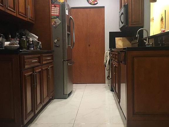 5th image of 1311 NE 211th Ter