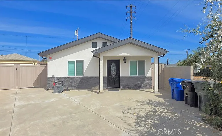 402 Findlay — Photo 1