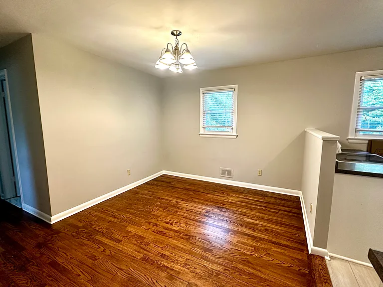 207 Ash Ln — Photo 6